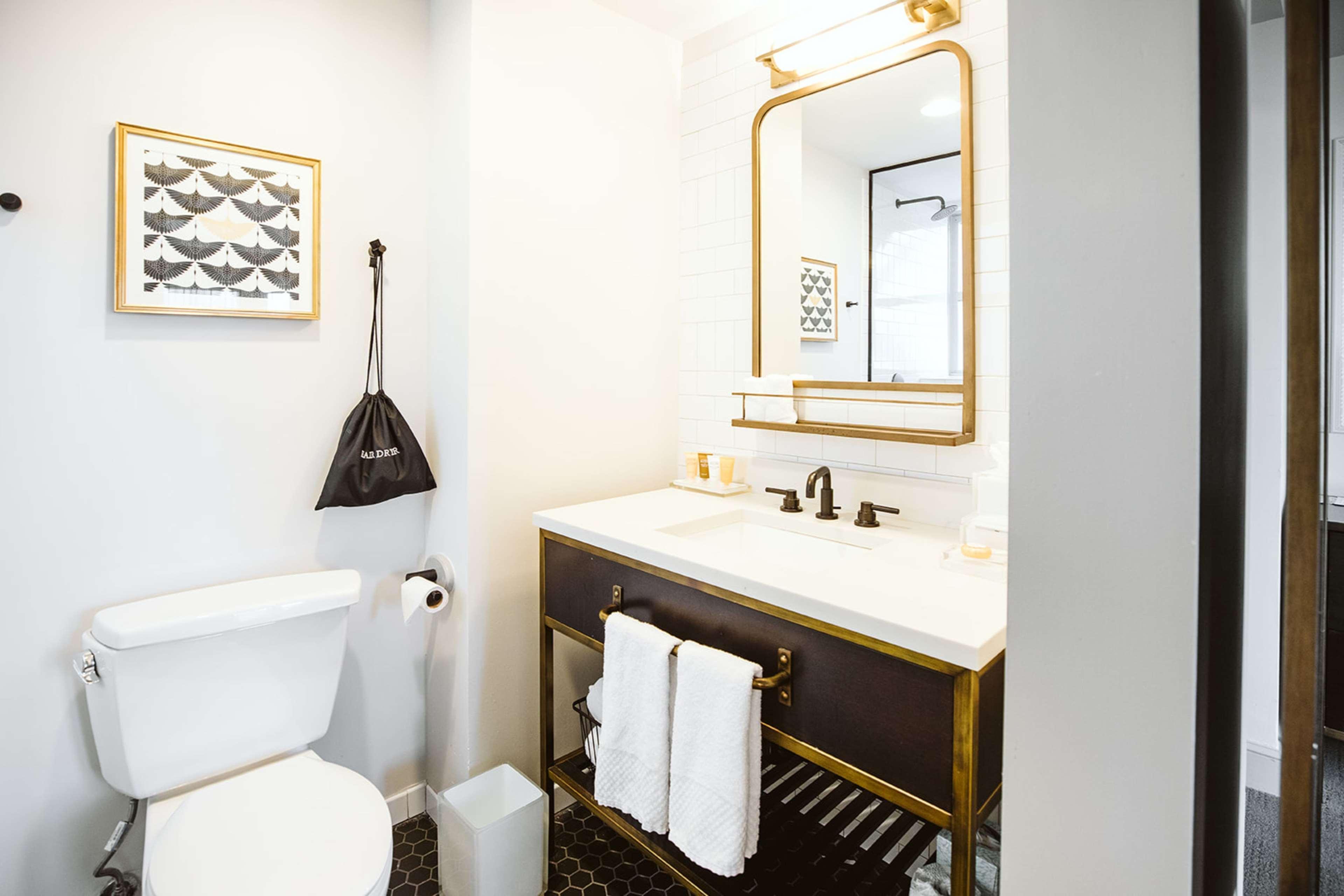 Hotel Phillips Kansas City, Curio Collection By Hilton Extérieur photo